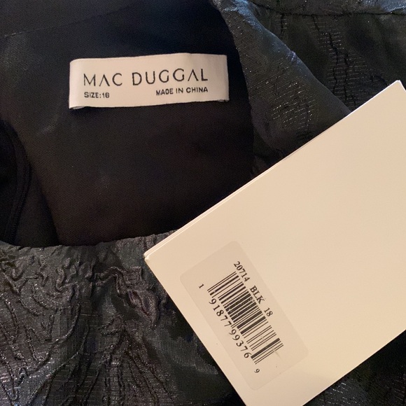 MAC DUGGAL
Mac Duggal Sleeveless High Low Brocade Gown - Picture 14 of 16